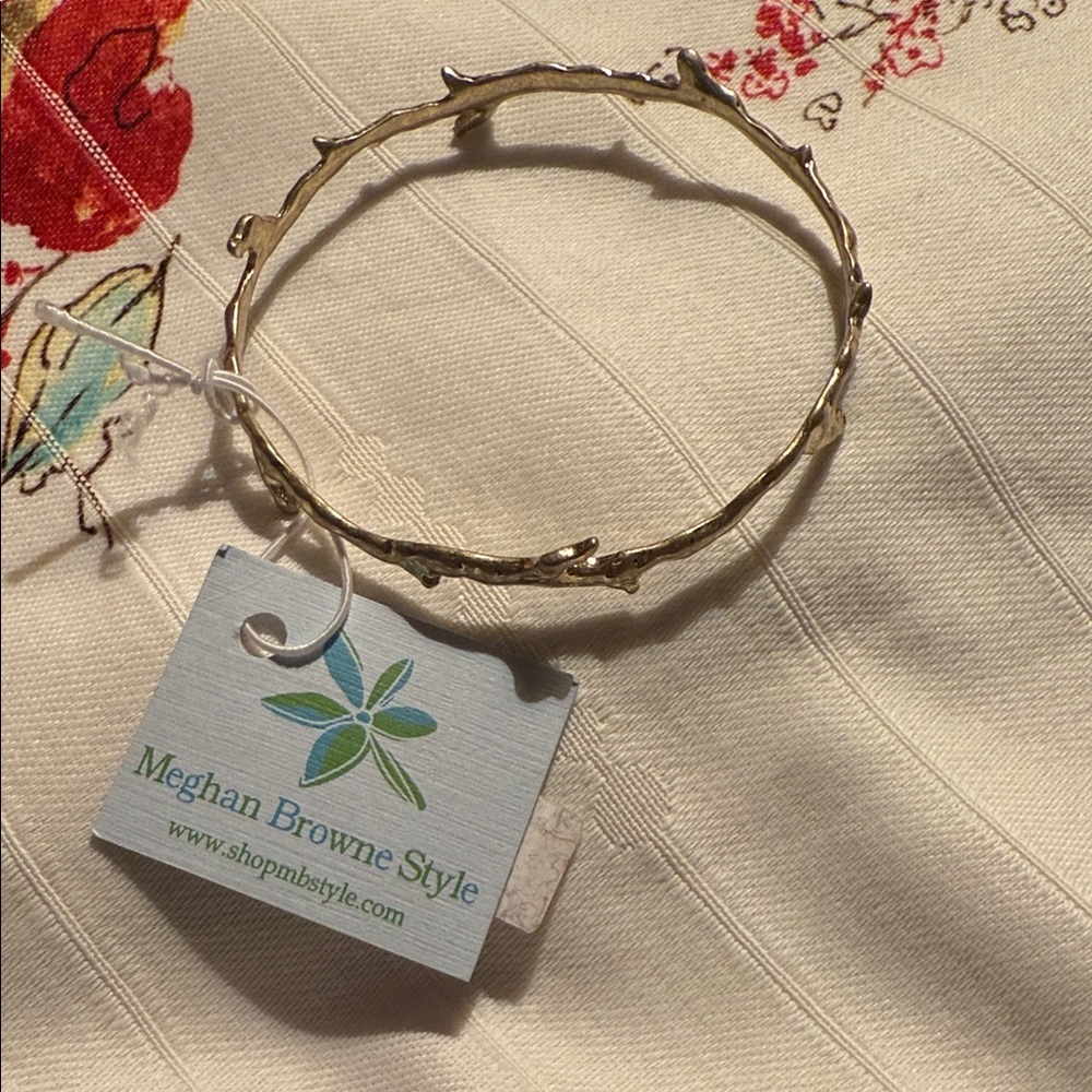 Meghan Browne Style ~  
“Hampton Goldtone” Bracelet